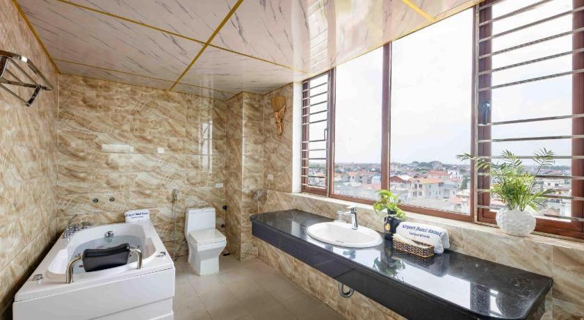 Hanoi Airport Premium Hotel Buitenkant foto